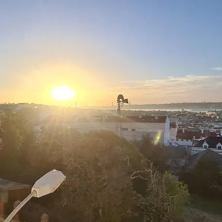 Joli 2 Avec Vue Sur Le Tage A Apartment Alges